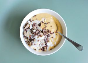 Spiced pumpkin smoothie bowl