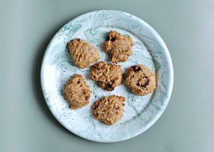 Banana, peanut butter and choc chunk cookies